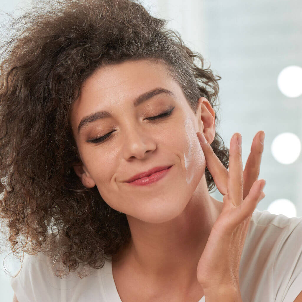 Unveiling the Beauty Benefits of CBD in Skincare